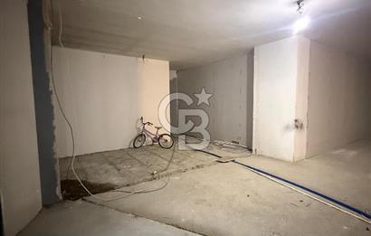 YOMRA MERKEZDE CANLI KONUMDA İŞ MERKEZİ İÇERİSİNDE 200 M² DÜKKAN FIRSATI 