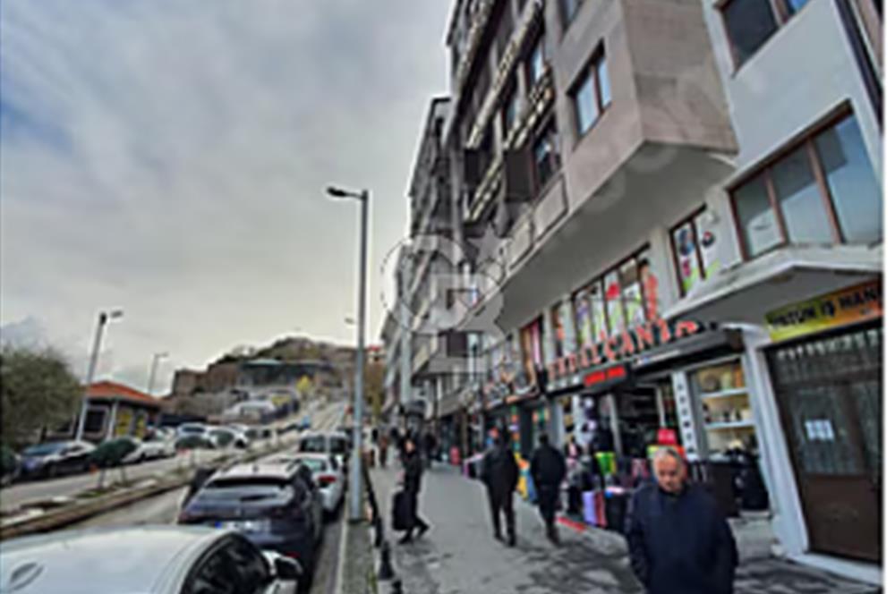 Ulus-Konya Sokak'ta 2400 m² Satılık Ticari Tarihi İş Hanı