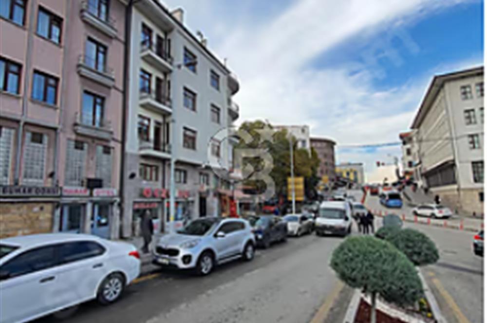 Ulus-Konya Sokak'ta 2400 m² Satılık Ticari Tarihi İş Hanı