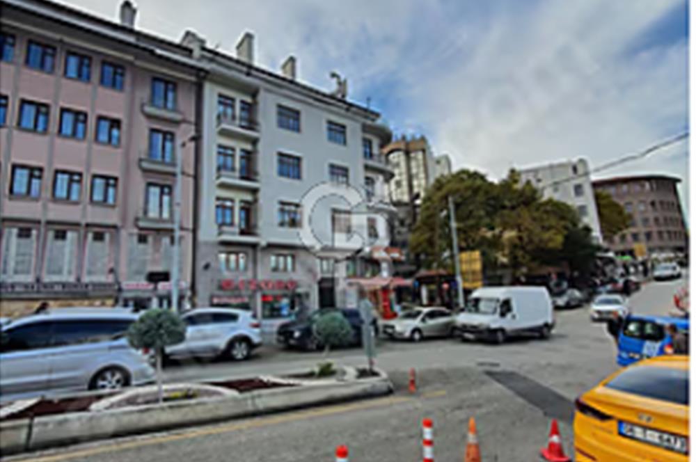 Ulus-Konya Sokak'ta 2400 m² Satılık Ticari Tarihi İş Hanı