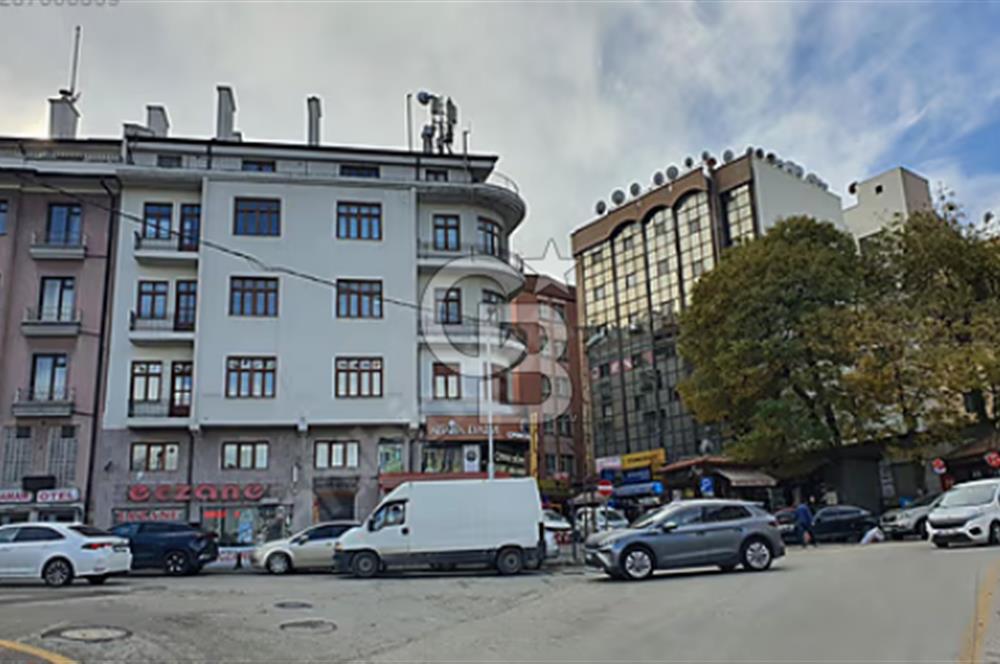 Ulus-Konya Sokak'ta 2400 m² Satılık Ticari Tarihi İş Hanı