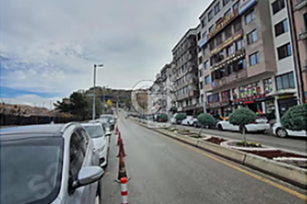 Ulus-Konya Sokak'ta 2400 m² Satılık Ticari Tarihi İş Hanı