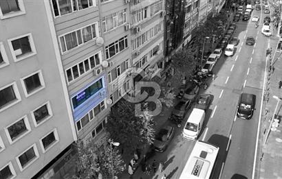 ABİDE-İ HÜRRİYET CADDESİ ÜZERİNDE İÇİ YENİLENMİŞ DAİRE & OFİS