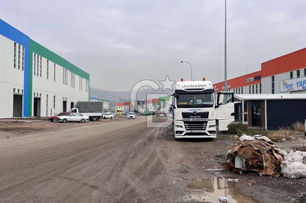 OVİNYUM ALÜMİNYUMCULAR SANAYİ SİTESİNDE KİRALIK 988M2 DÜKKAN