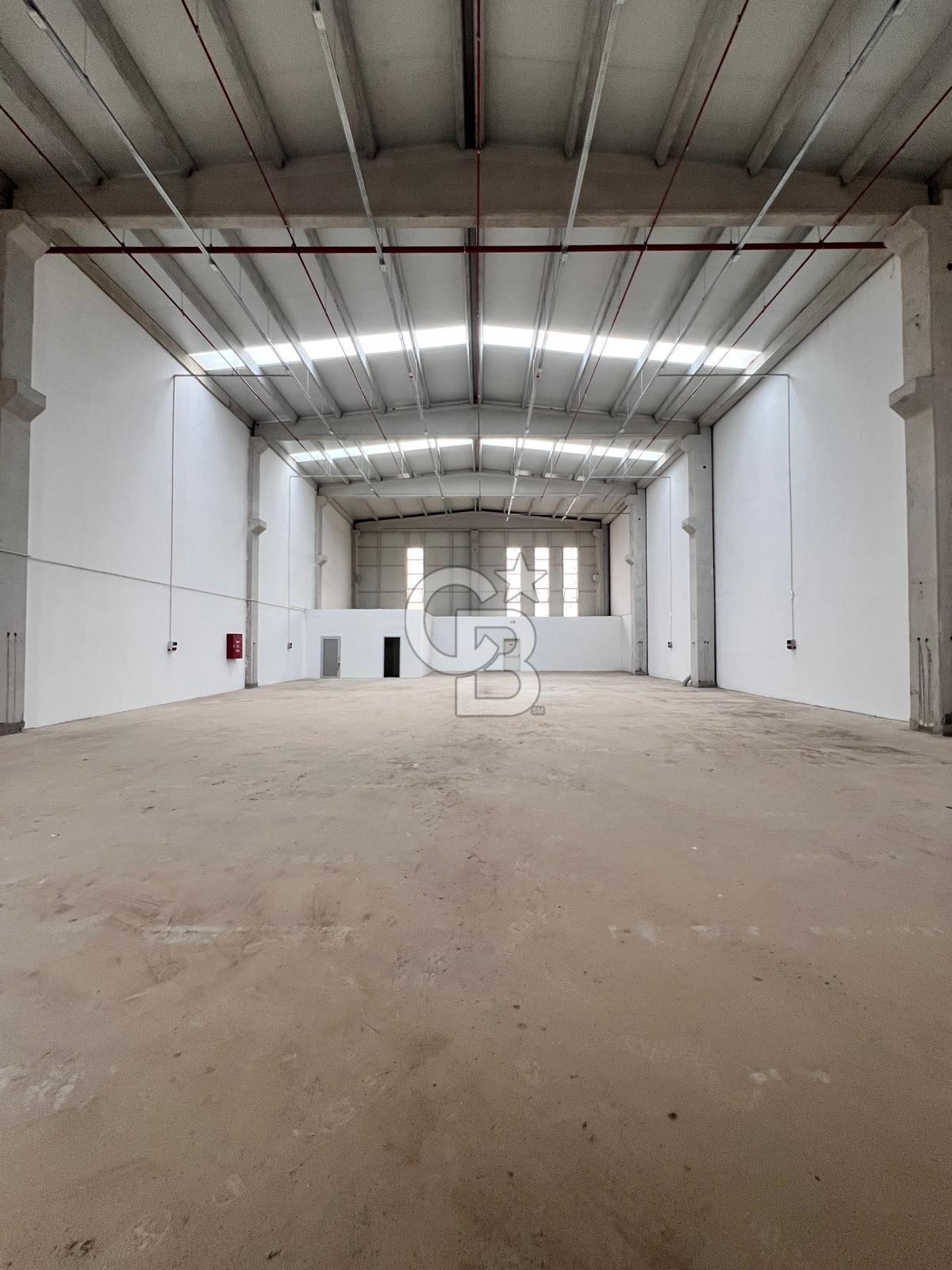 OVİNYUM ALÜMİNYUMCULAR SANAYİ SİTESİNDE KİRALIK 988M2 DÜKKAN