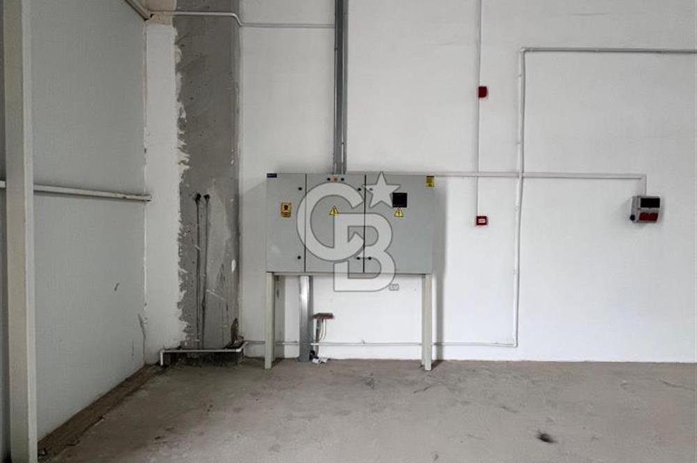 OVİNYUM ALÜMİNYUMCULAR SANAYİ SİTESİNDE KİRALIK 988M2 DÜKKAN