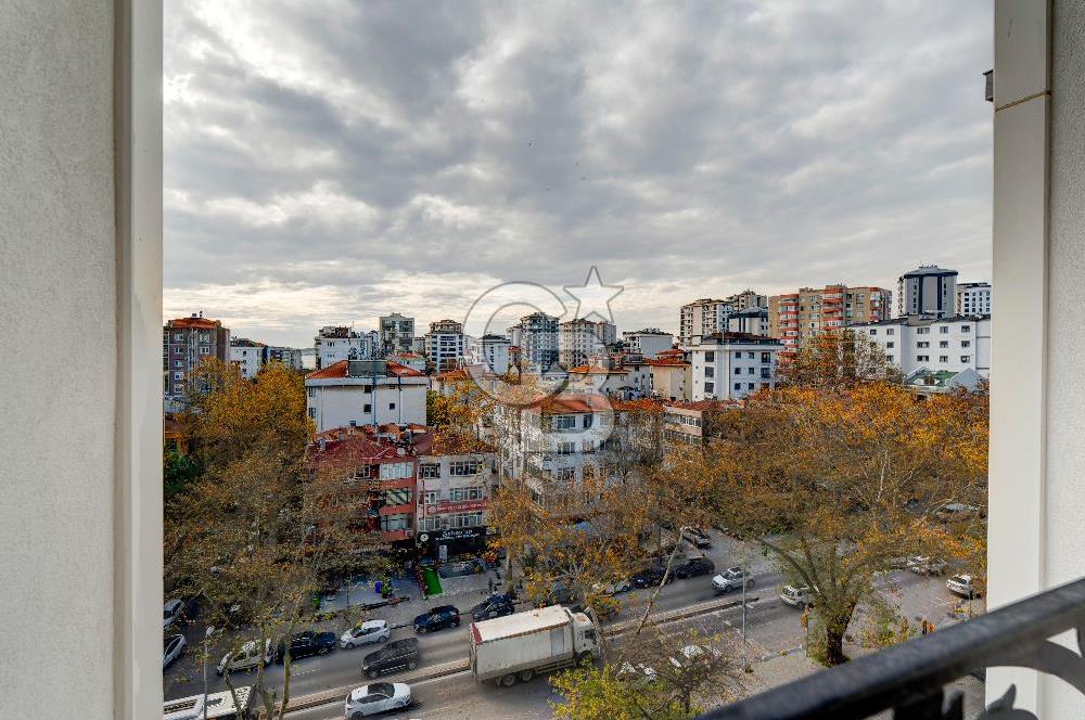 Şenesenevler Minibüs Cad. Üzerinde Ön Cephe Kiralık 2+1 Daire 