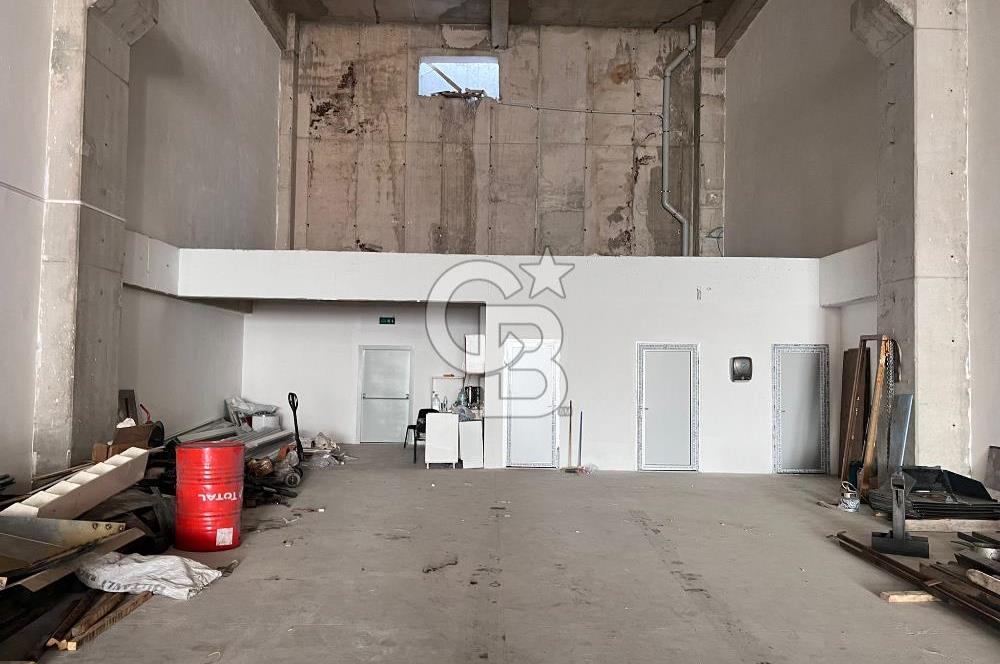OVİNYUM ALÜMİNYUMCULAR SİTESİNDE KİRALIK 584M2 DÜKKAN