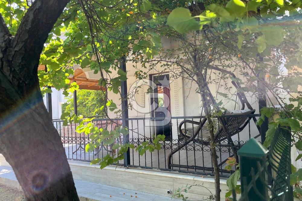 Dikili Salihleraltı’nda 3+1 Bahçeli Teraslı Satılık Müstakil Villa