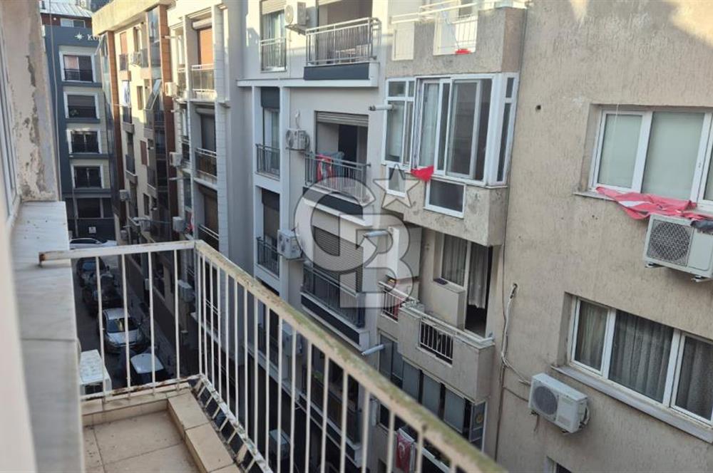 Karşıyaka Alaybey 'de Kiralık Bakımlı 2+1 Daire