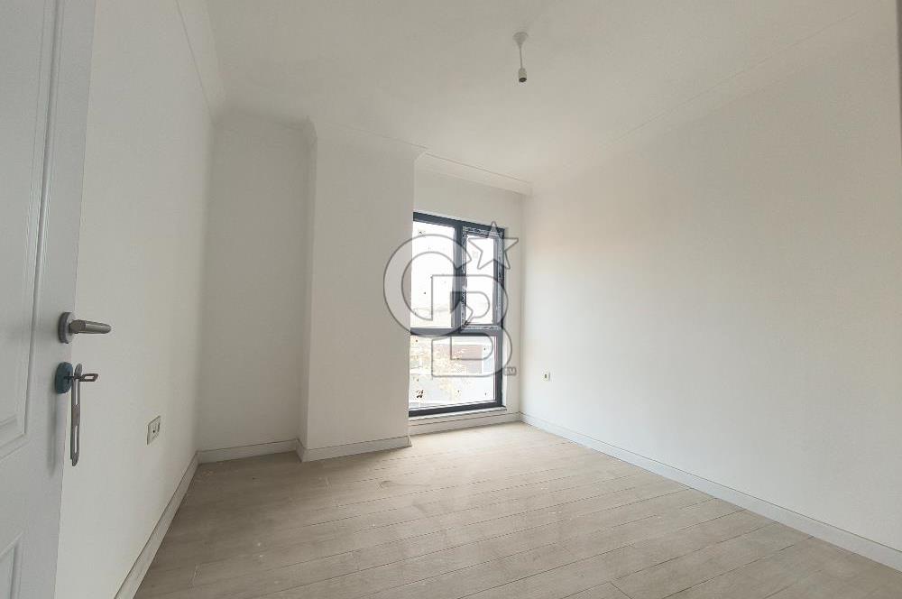 İZMİT MEHMETALİPAŞA'DA CADDE ÜZERİ KİRALIK 1+1 55 m. OFİS