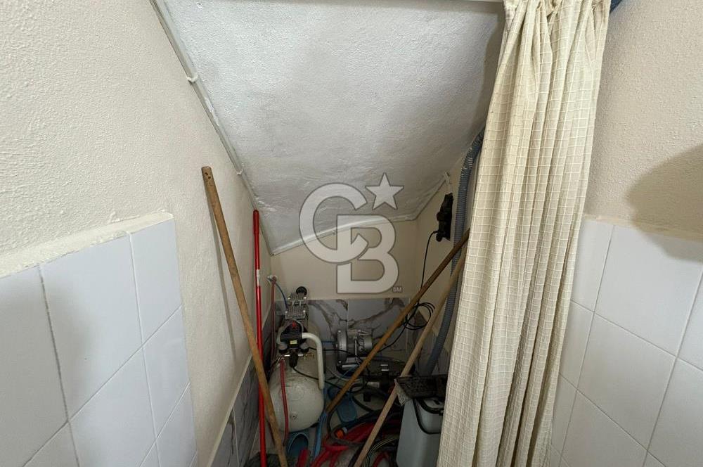 ŞİRİNYER İZBANA YÜRÜME MESAFESİNDE, OTOPARKI OLAN BATARLI DÜKKAN