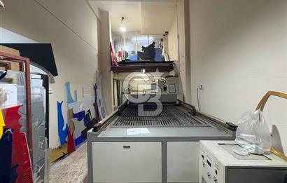 ŞİRİNYER İZBANA YÜRÜME MESAFESİNDE, OTOPARKI OLAN BATARLI DÜKKAN