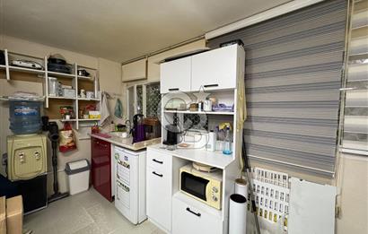 ŞİRİNYER İZBANA YÜRÜME MESAFESİNDE, OTOPARKI OLAN BATARLI DÜKKAN