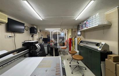 ŞİRİNYER İZBANA YÜRÜME MESAFESİNDE, OTOPARKI OLAN BATARLI DÜKKAN