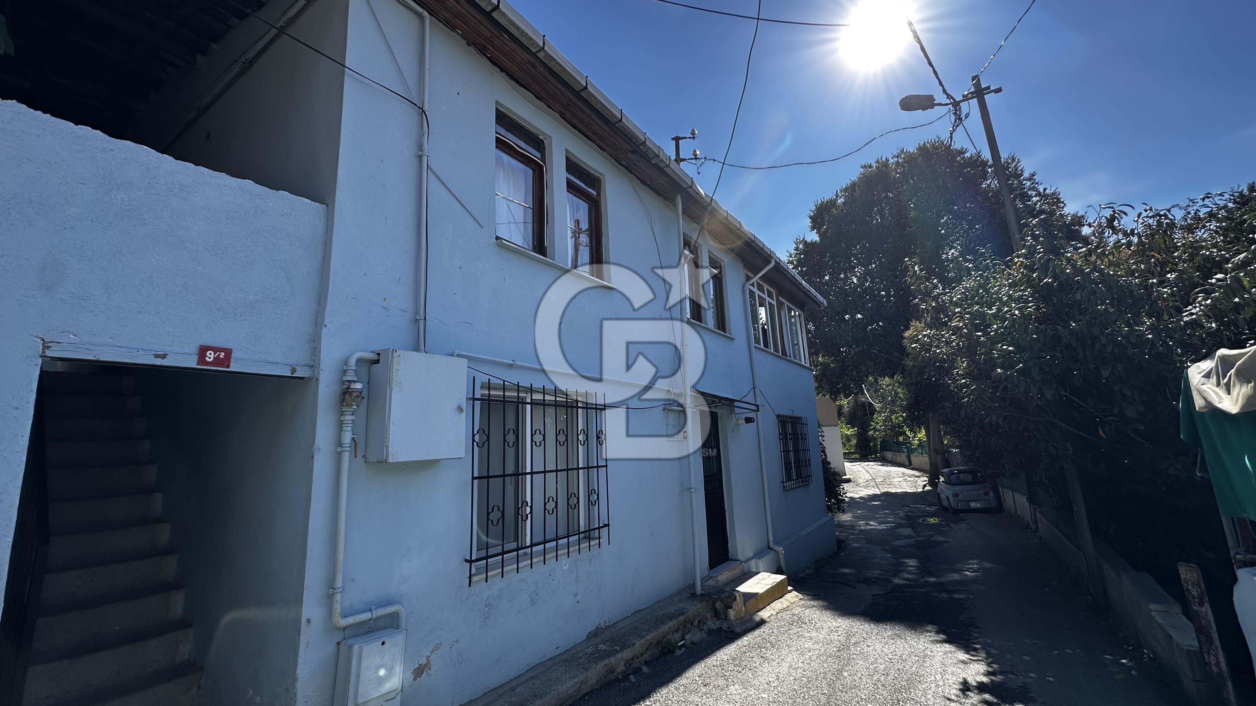 Kuleli'de Boğaz Manzalı Satılık 2 Katlı Bahçeli Müstakil Ev