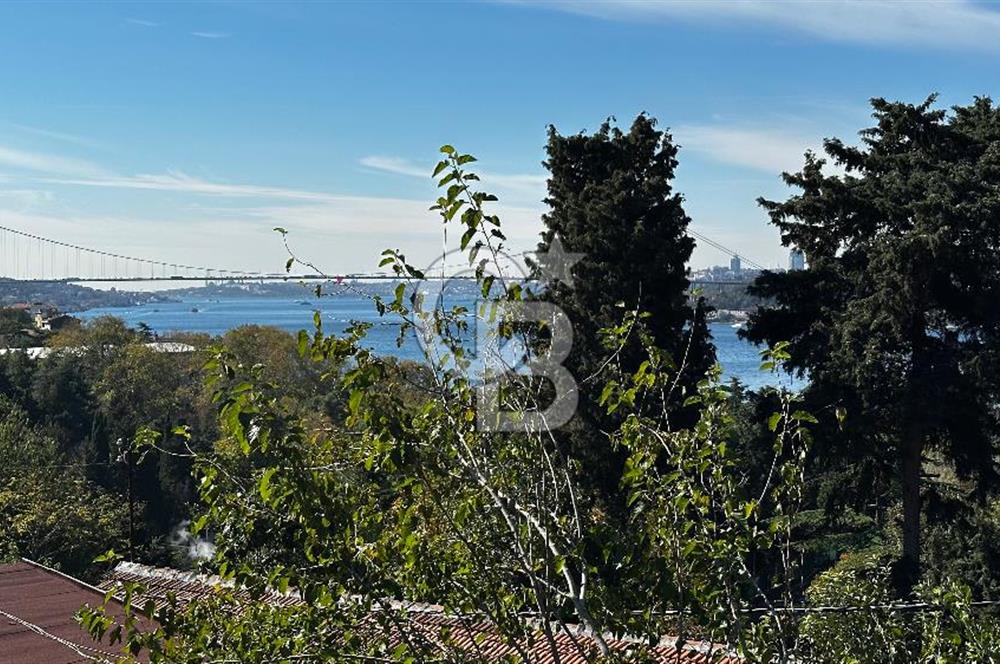 Kuleli'de Boğaz Manzalı Satılık 2 Katlı Bahçeli Müstakil Ev