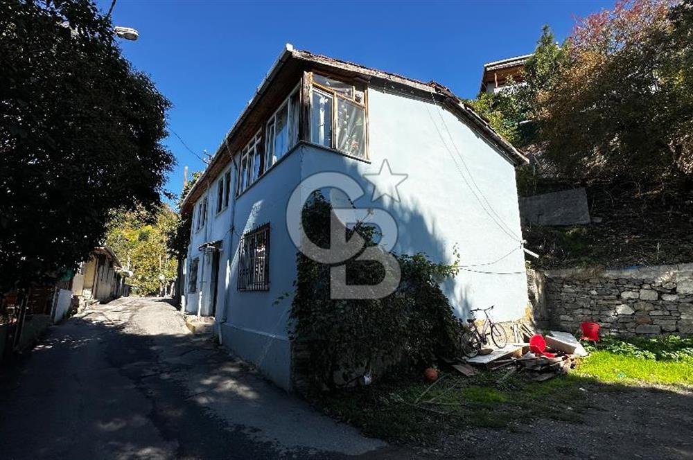 Kuleli'de Boğaz Manzalı Satılık 2 Katlı Bahçeli Müstakil Ev