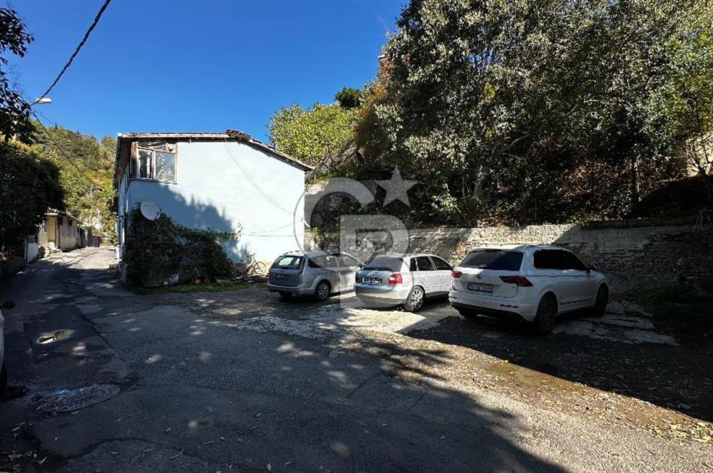 Kuleli'de Boğaz Manzalı Satılık 2 Katlı Bahçeli Müstakil Ev