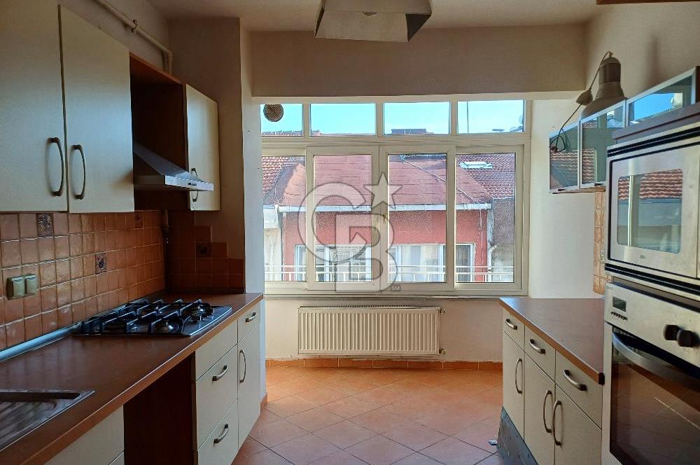 BAKIRKÖY MERKEZ – EBU ZİYA CADDESİ PARALELİNDE DENİZ MANZARALI DUBLEKS DAİRE!!!