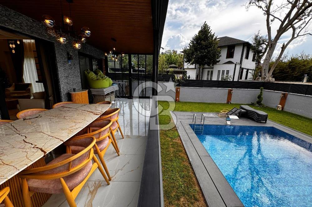 ŞİLE ÇAVUŞ'TA 7+1 HAVUZLU TRİPLEKS LÜKS VİLLA