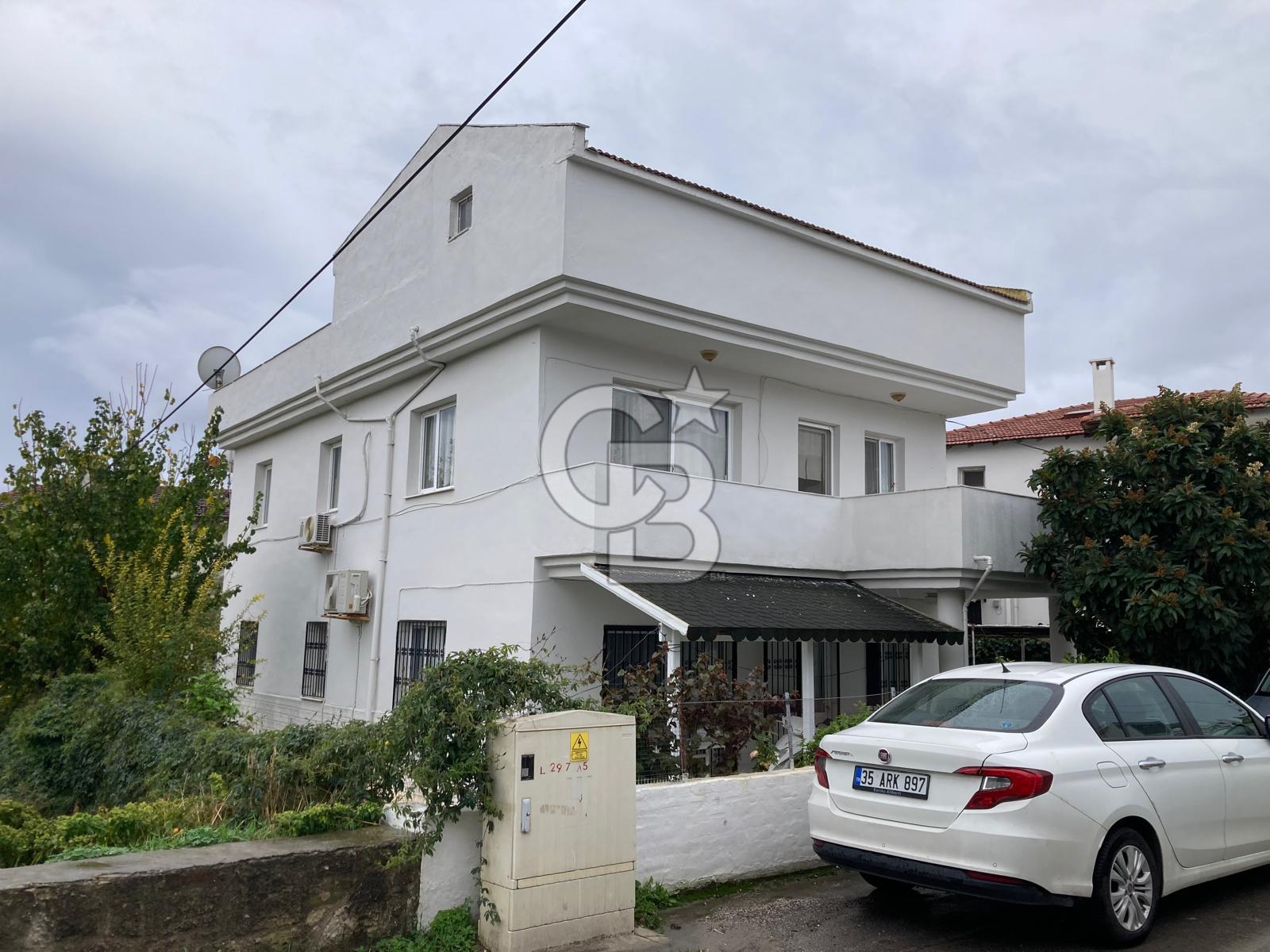 CB SMYRNA' DAN ALAÇATI' NIN KALBİNDE SATILIK MÜSTAKİL EV
