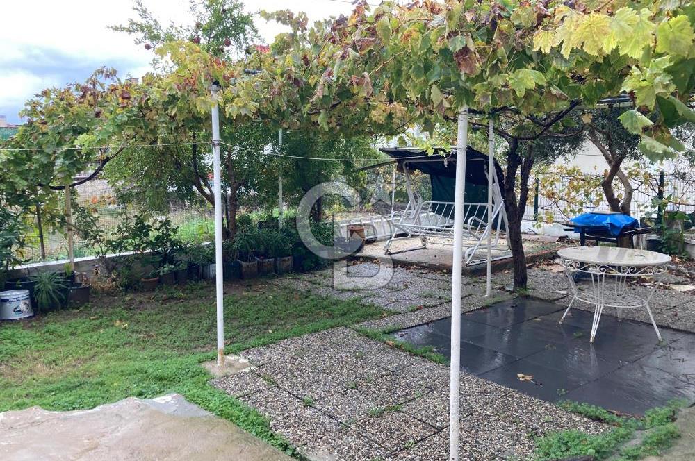 CB SMYRNA' DAN ALAÇATI' NIN KALBİNDE SATILIK MÜSTAKİL EV