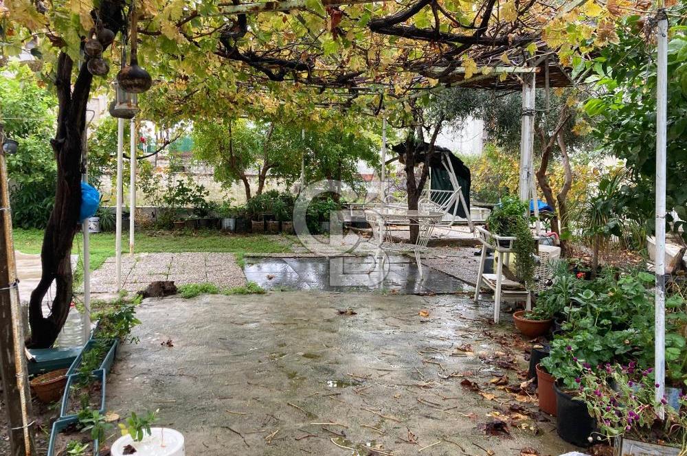 CB SMYRNA' DAN ALAÇATI' NIN KALBİNDE SATILIK MÜSTAKİL EV