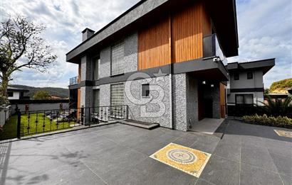 ŞİLE ÇAVUŞ'TA 7+1 HAVUZLU TRİPLEKS LÜKS VİLLA