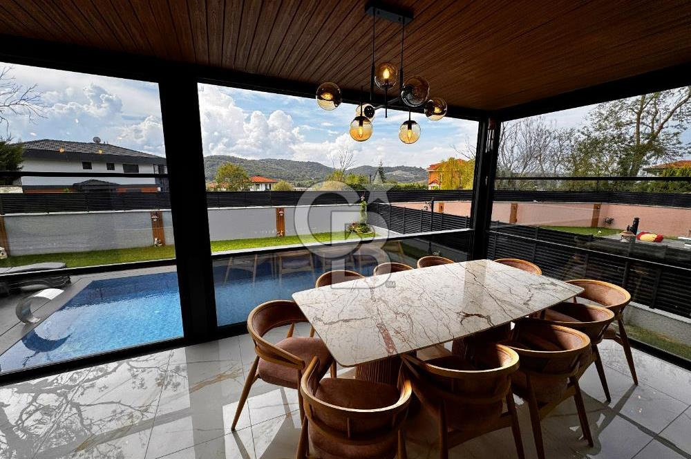 ŞİLE ÇAVUŞ'TA 7+1 HAVUZLU TRİPLEKS LÜKS VİLLA