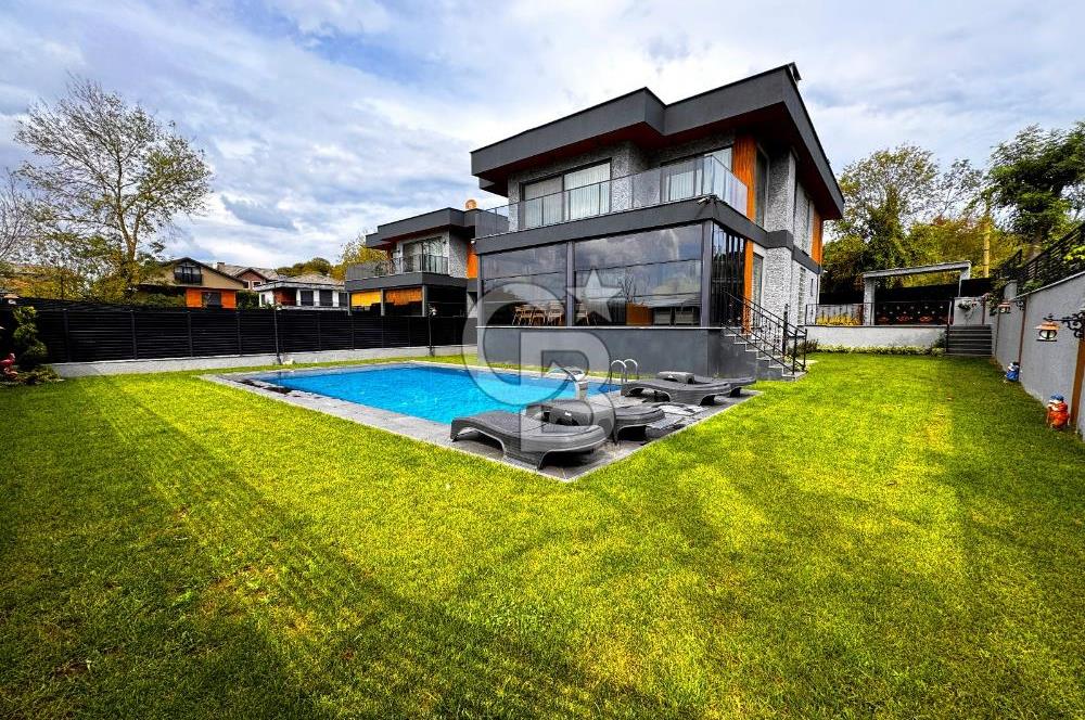 ŞİLE ÇAVUŞ'TA 7+1 HAVUZLU TRİPLEKS LÜKS VİLLA