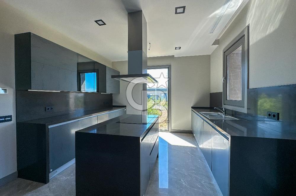 MESA YEŞİLYAKA SU ŞELALE MODEL 4+1 SATILIK VİLLA