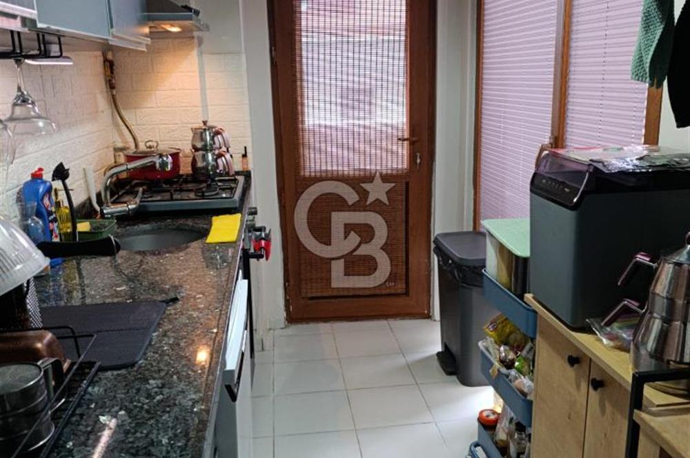 K&#252;&#231;&#252;kyalı İş merkezine Komşu Satılık 2+1 Daire