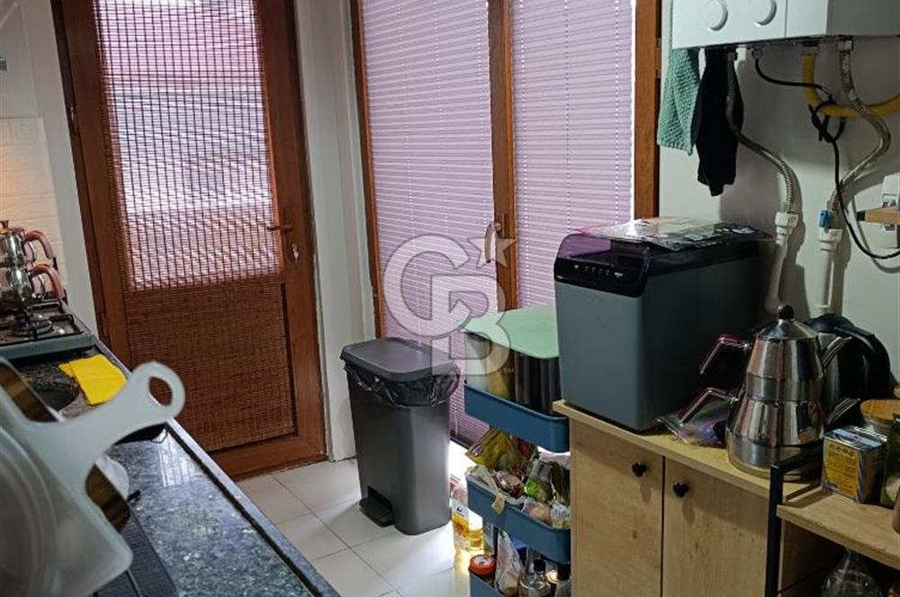 K&#252;&#231;&#252;kyalı İş merkezine Komşu Satılık 2+1 Daire