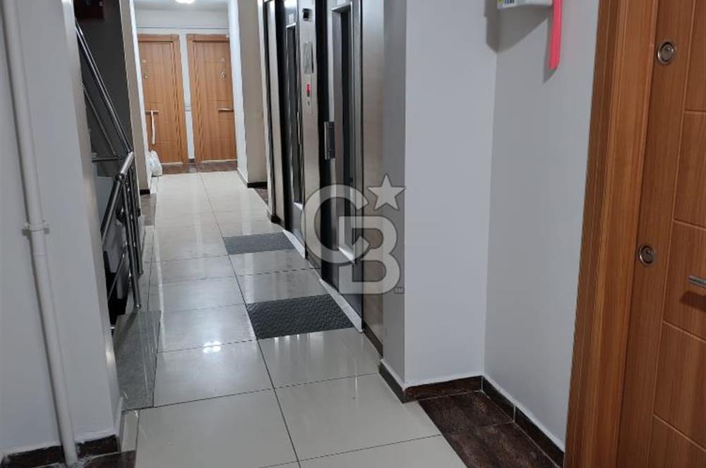 K&#252;&#231;&#252;kyalı İş merkezine Komşu Satılık 2+1 Daire