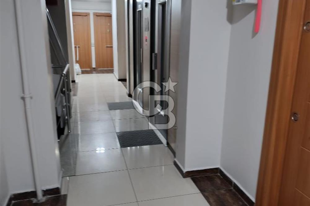 K&#252;&#231;&#252;kyalı İş merkezine Komşu Satılık 2+1 Daire