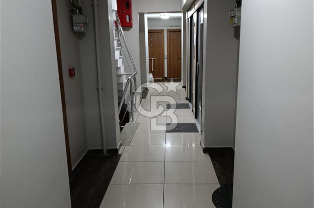 K&#252;&#231;&#252;kyalı İş merkezine Komşu Satılık 2+1 Daire