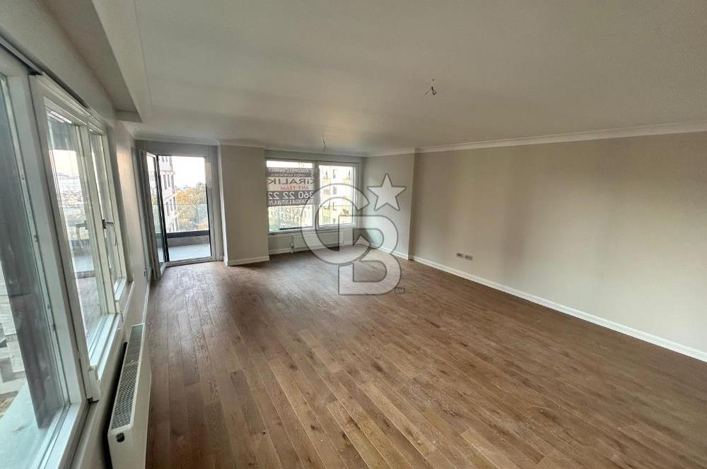 Fener-Kalamış caddesinde deniz manz. balkonlu,sıfır ferah daire