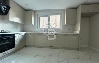 Fener-Kalamış caddesinde deniz manz. balkonlu,sıfır ferah daire