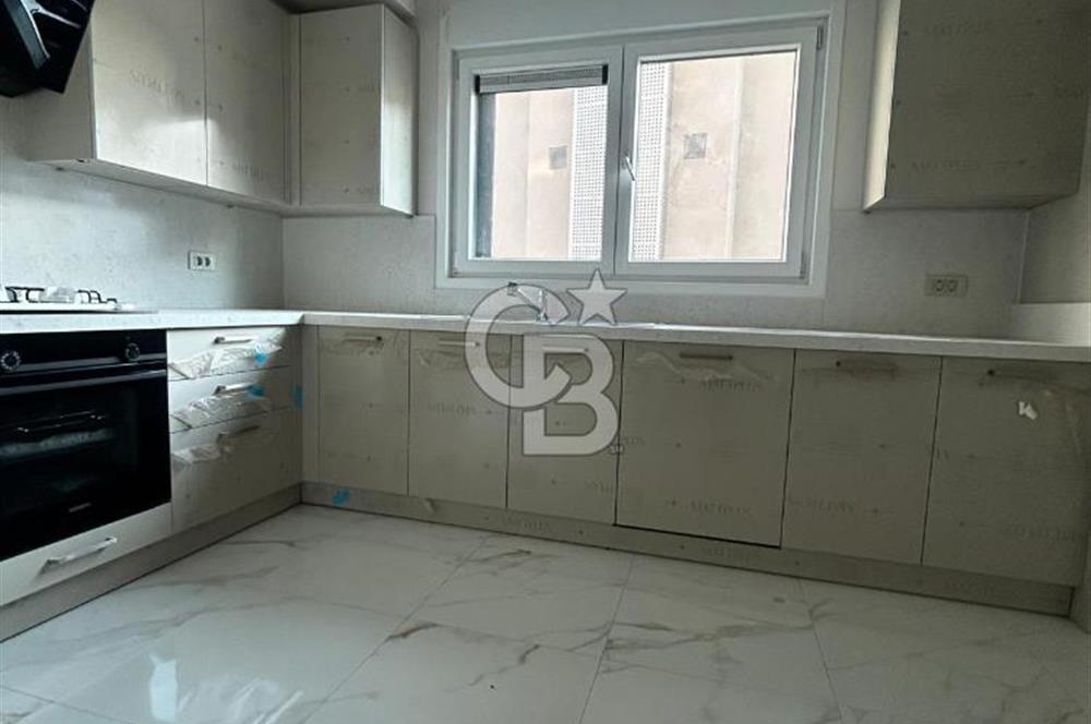 Fener-Kalamış caddesinde deniz manz. balkonlu,sıfır ferah daire