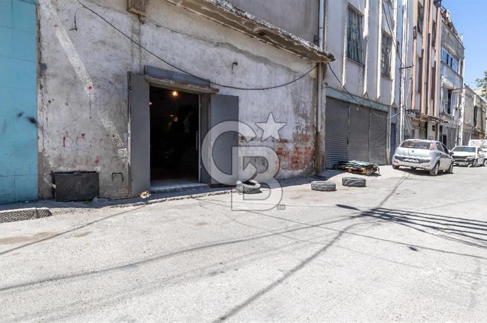 KARABAĞLAR YEŞİLLİK CADDESİ ÜZERİNDE KOMPLE KİRALIK BİNA