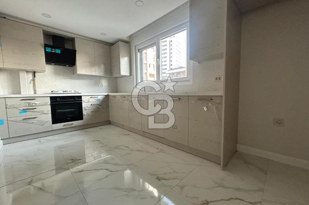 Fener-Kalamış caddesinde deniz manz. balkonlu,sıfır ferah daire