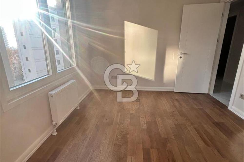 Fener-Kalamış caddesinde deniz manz. balkonlu,sıfır ferah daire