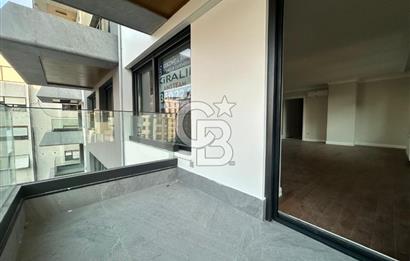 Fener-Kalamış caddesinde deniz manz. balkonlu,sıfır ferah daire