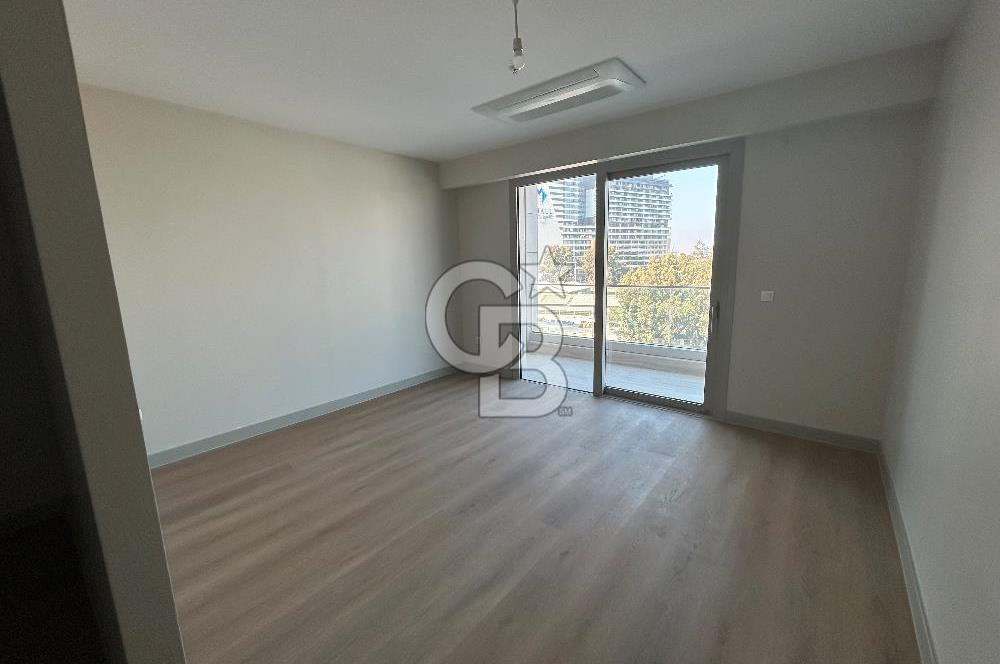 İzmir Megapol Cadde Evlerinde Yatay Mimari Satılık 3+1 Daire