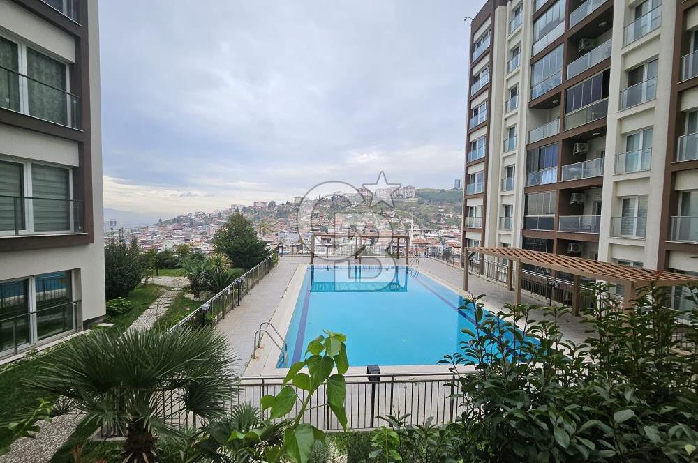 Anıt Sitesi'nde Havuzlu Güvenlikli 3+1 Kiralık Daire