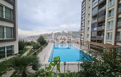 Anıt Sitesi'nde Havuzlu Güvenlikli 3+1 Kiralık Daire