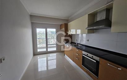 Anıt Sitesi'nde Havuzlu Güvenlikli 3+1 Kiralık Daire