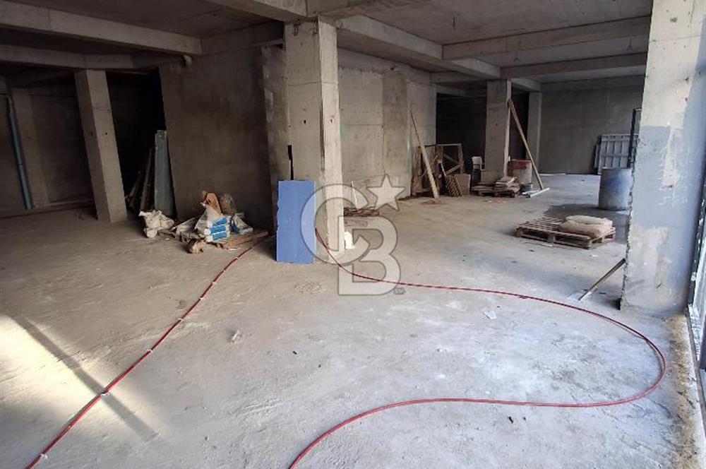 Sancaktepe İnönü Mahallesinde Kiralık 650 M² Dükkan