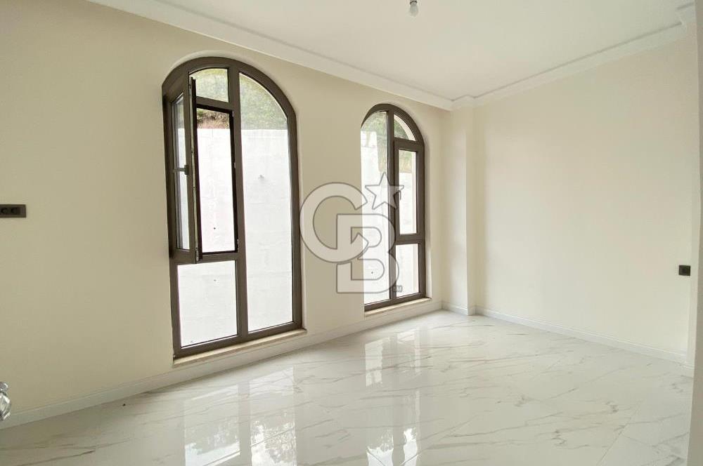 BAŞİSKELE YUVACIK'TA PANOROMİK ŞEHİR MANZARALI 4+1 LÜKS VİLLA